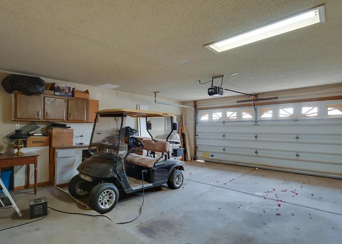< 1 Mi To Courses! Quiet Golfer's Gem In Holiday home Sun Lakes