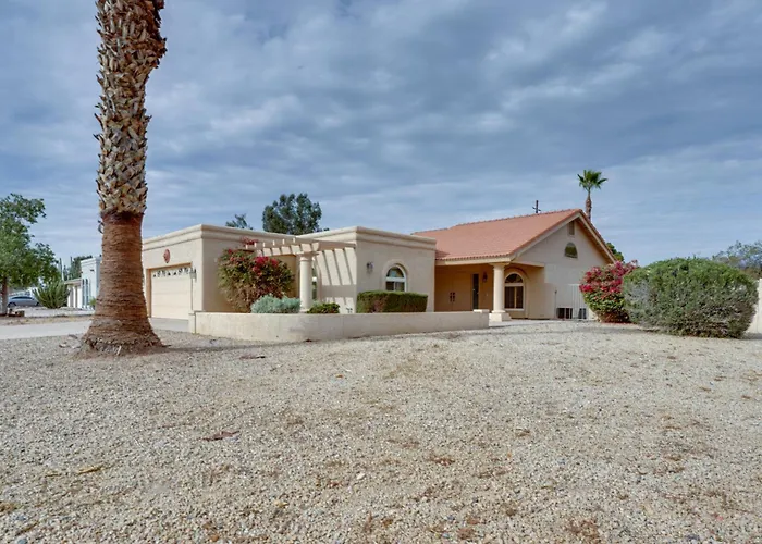 Holiday home < 1 Mi To Courses! Quiet Golfer's Gem In